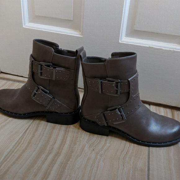 BNWOB Charles David studded Moto boots - Picture 5 of 7